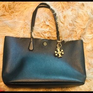 ✨AUTHENTIC Pebble Leather Tory Burch Logo Tote✨